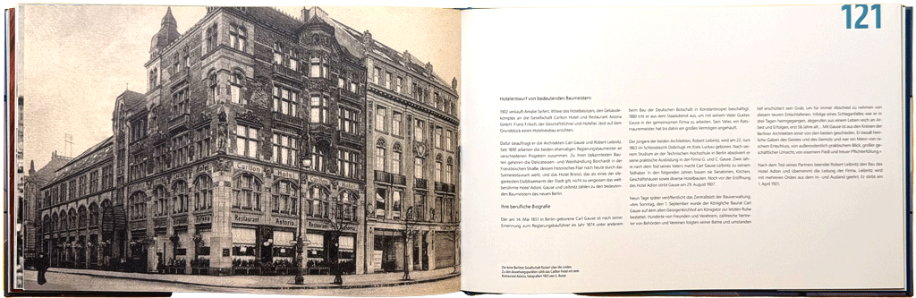 Scan einer Doppelseite aus dem Buch "Unter den Linden 17" von Microsoft. Auf der linken Seite ist die historische Abbildung des Gebäudes dieser Adresse zu sehen. Auf der rechten Seite steht Text